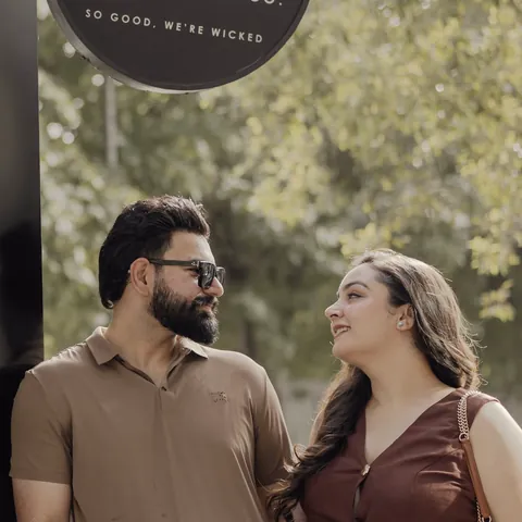 Shubhangi and Dhruv looking at each other